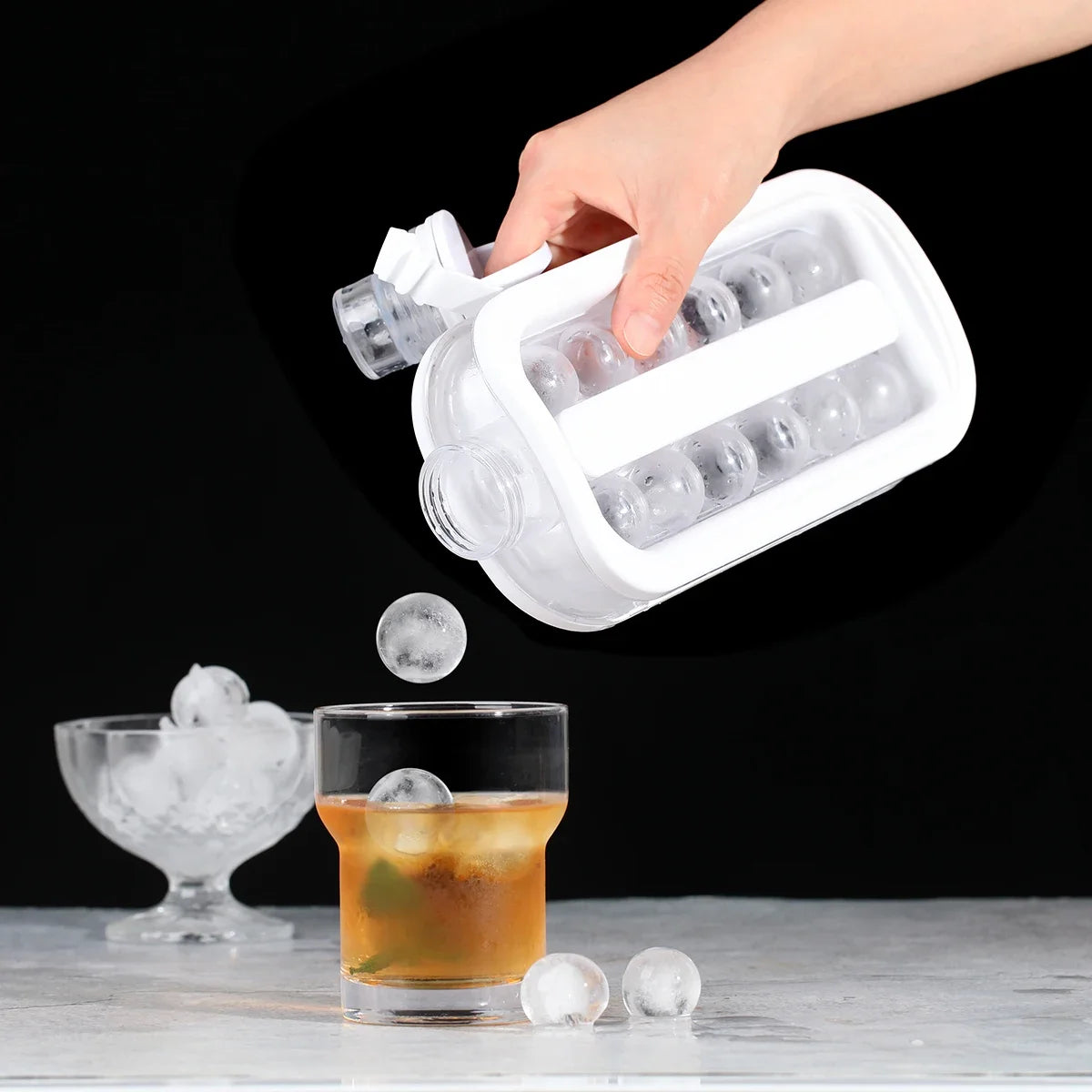 IceFlex™ Bottle – La bottiglia che fa i cubetti di ghiaccio perfetti